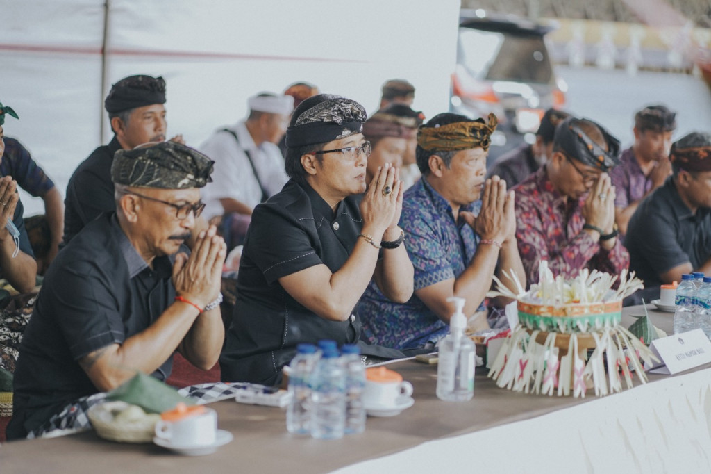 Bupati Badung Hadiri Upacara Nyekah Massal di Desa Adat Baturiti